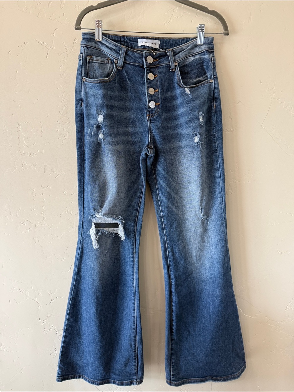Button-Front Distressed Wide-Leg Jeans in Dark Blue